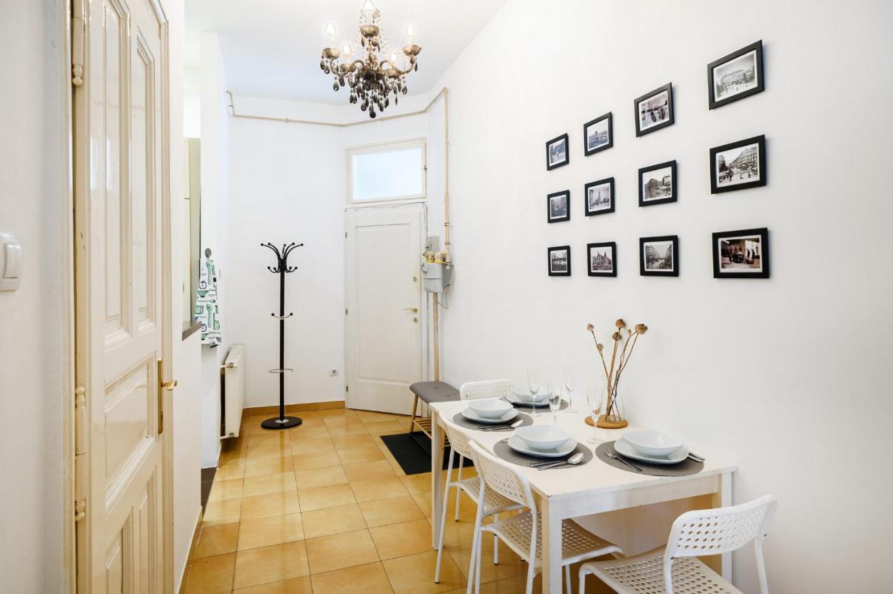 Spacious & Serene Downtown Home With Free Parking บูดาเปสต์ ภายนอก รูปภาพ